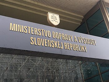 Ministerstvo dopravy  a výstavby Slovenskej republiky  vyhlasuje výber kandidáta na  predsedu Úradu pre reguláciu elektronických komunikácií a poštových služieb